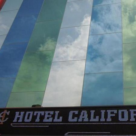 California Hotel Jakarta Eksteriør bilde