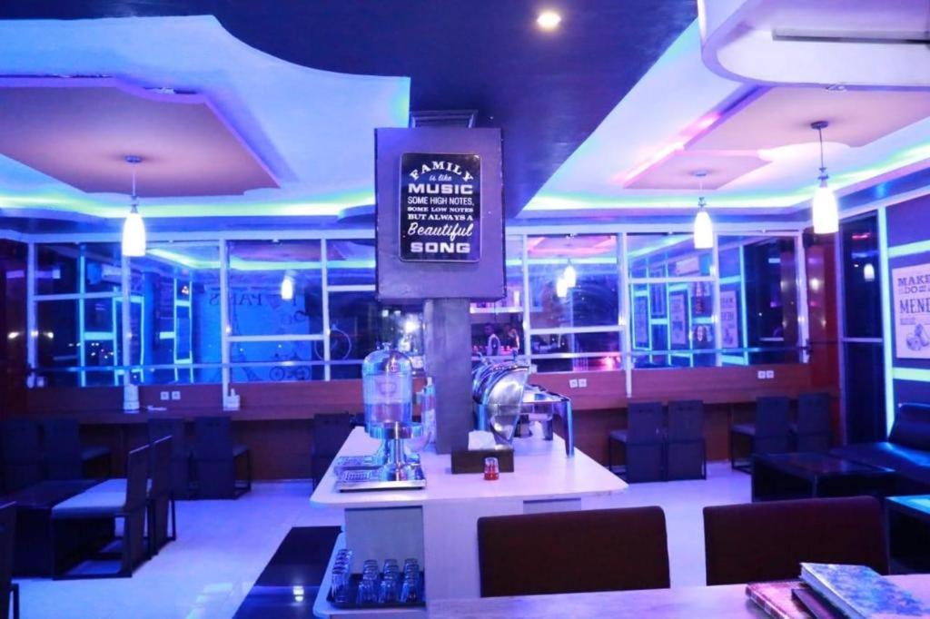 California Hotel Jakarta Eksteriør bilde