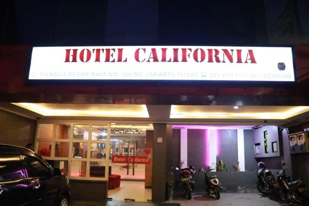 California Hotel Jakarta Eksteriør bilde