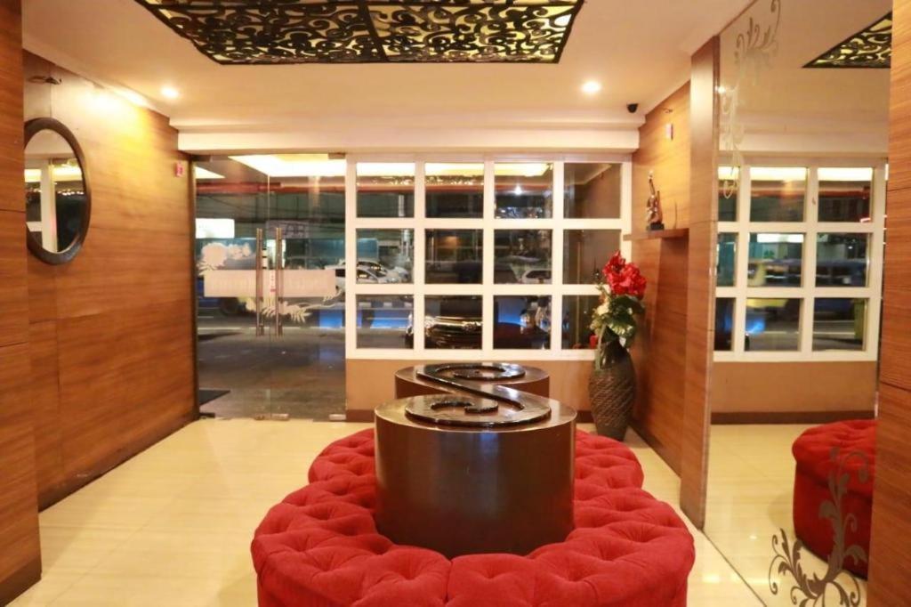 California Hotel Jakarta Eksteriør bilde