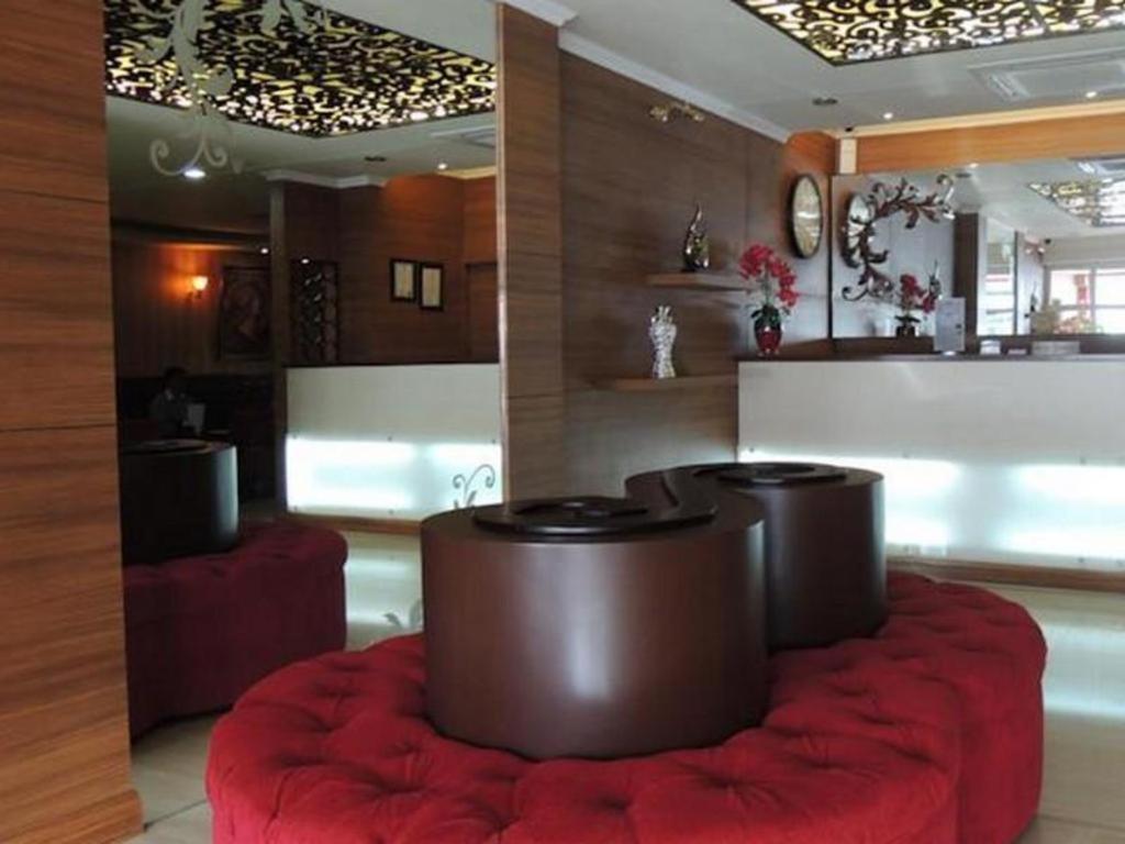 California Hotel Jakarta Eksteriør bilde