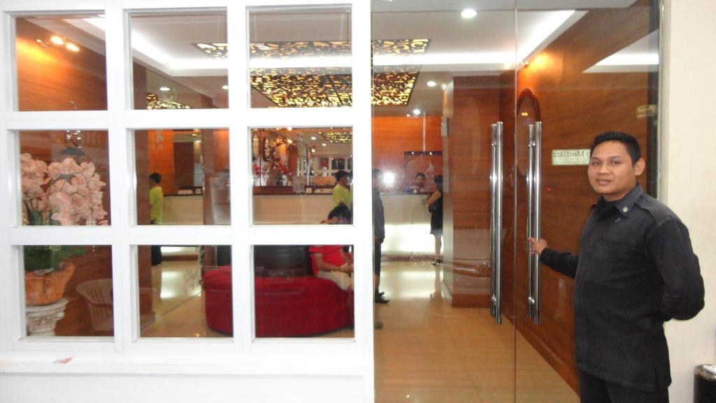California Hotel Jakarta Eksteriør bilde