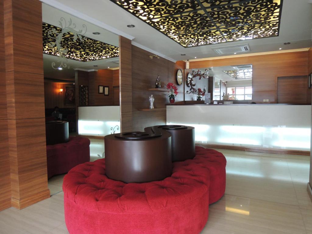 California Hotel Jakarta Eksteriør bilde