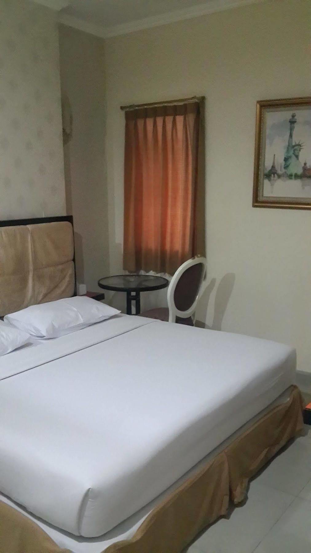 California Hotel Jakarta Eksteriør bilde