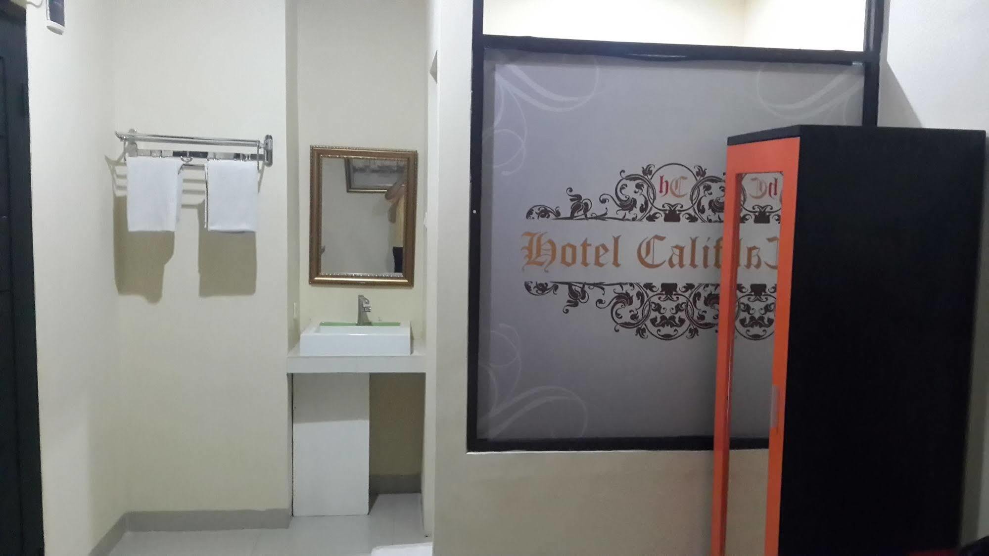 California Hotel Jakarta Eksteriør bilde