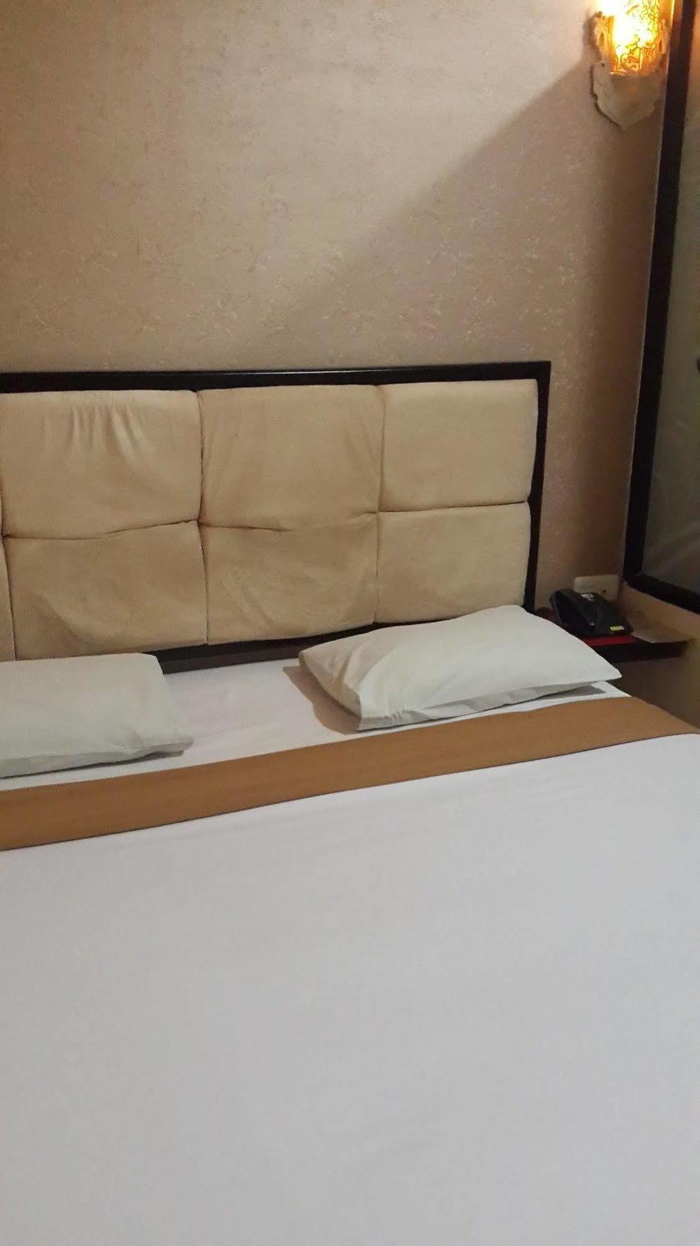 California Hotel Jakarta Eksteriør bilde